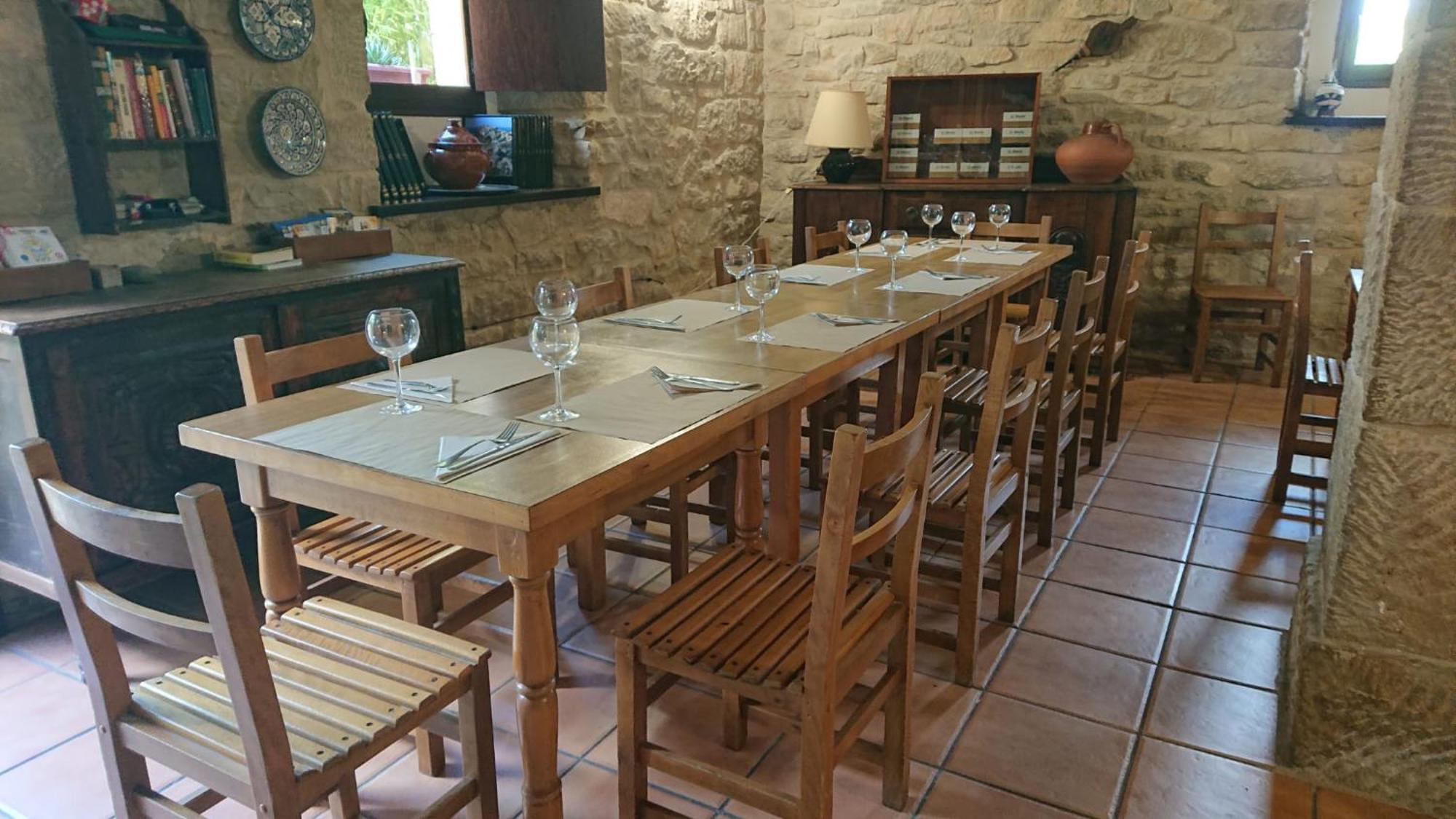 Albergue Sansol - El Oasis Del Camino Frances - Exclusivo Para Peregrinos Экстерьер фото