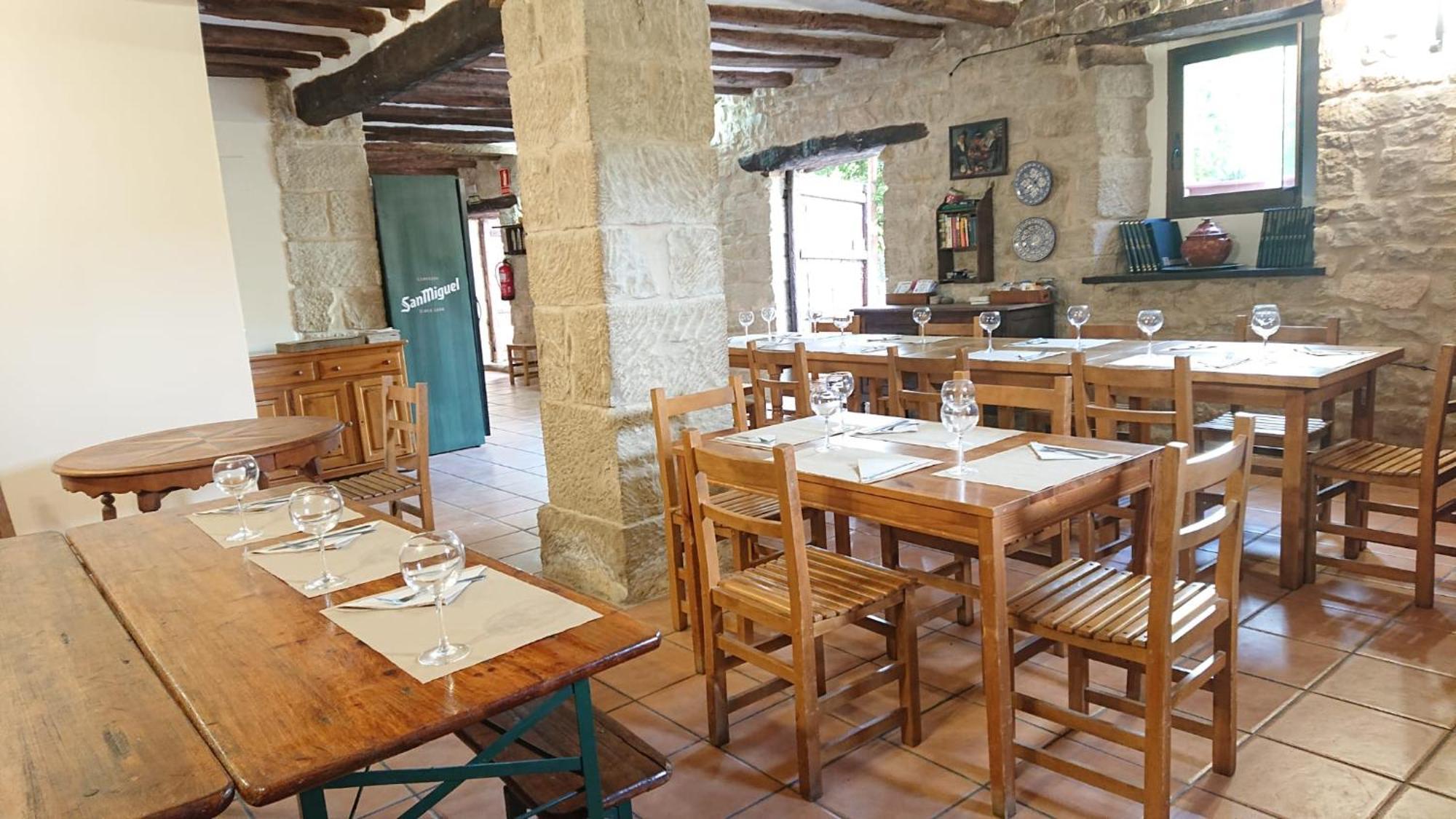 Albergue Sansol - El Oasis Del Camino Frances - Exclusivo Para Peregrinos Экстерьер фото
